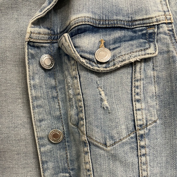 Fitted jean jacket from Dynamite, size small! - Picture 7 of 8